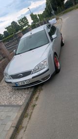 Ford Mondeo 2.0 Ghia - Ford Mondeo aus 2003: Ghia