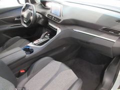 Fahrzeugabbildung Peugeot 5008 Allure 1.5D NAVI/LED/SHZ/AHK/PDC&CAM/ACC