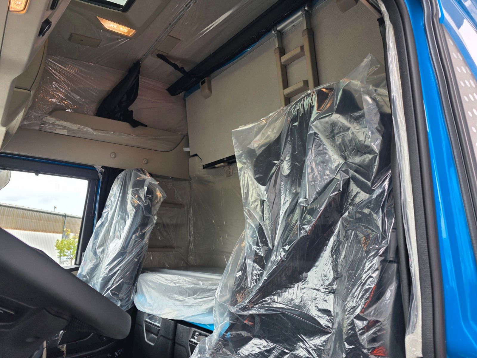 Fahrzeugabbildung Iveco S-Way AS440S50T/P LED Standklima 2 Stück