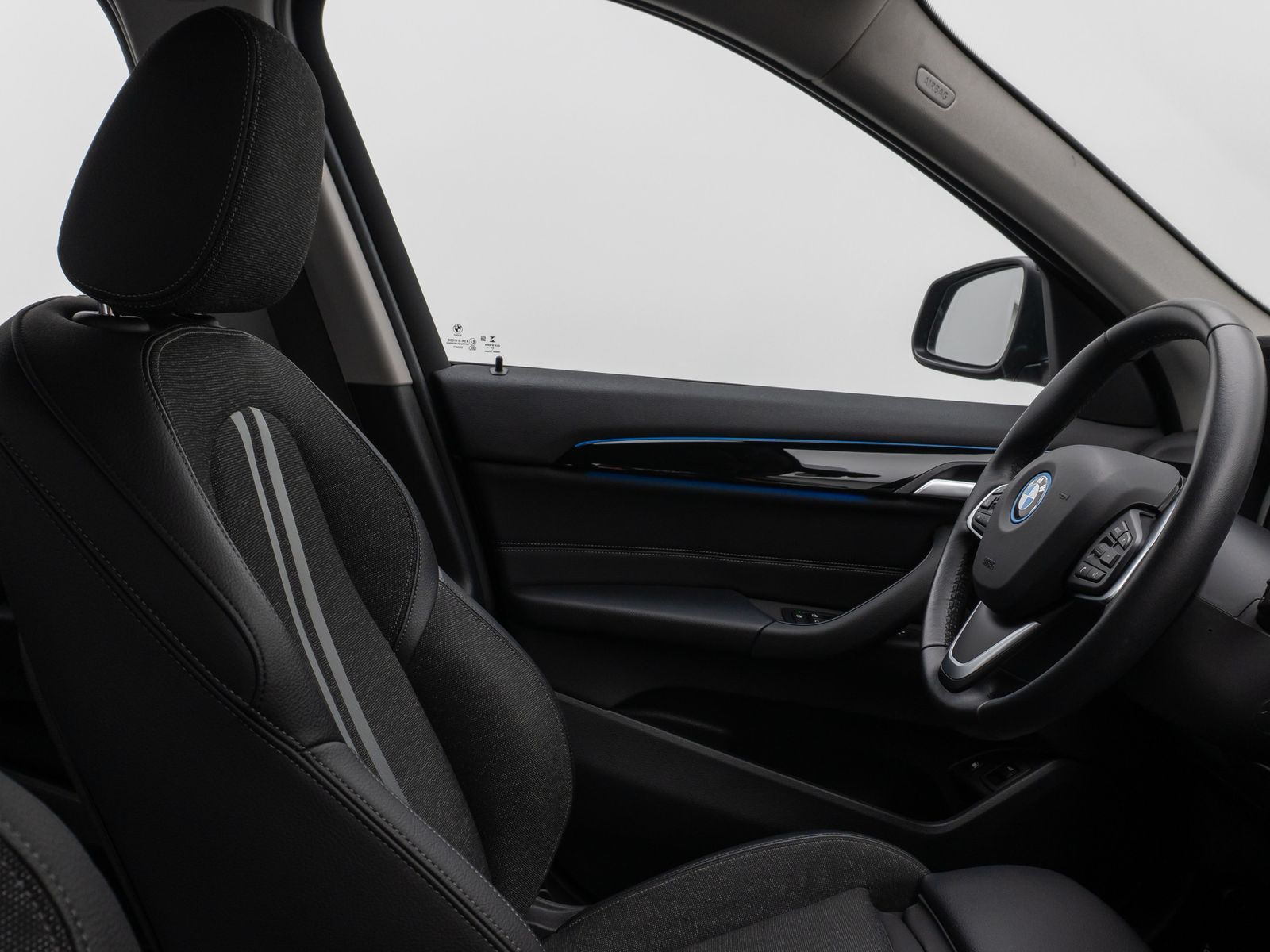 Fahrzeugabbildung BMW X1 xD25e Sport Line Kamera HUD DAB HiFi Komfort