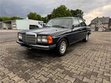 Mercedes-Benz OLDTIMER  MB W123 H-KENNZEICHEN TOP ZU... - Mercedes-Benz 250 mit Benzin-Antrieb: Limousine, W123