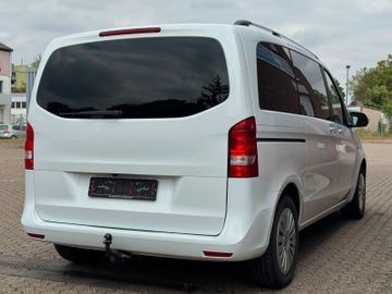 Mercedes V 220 - 3