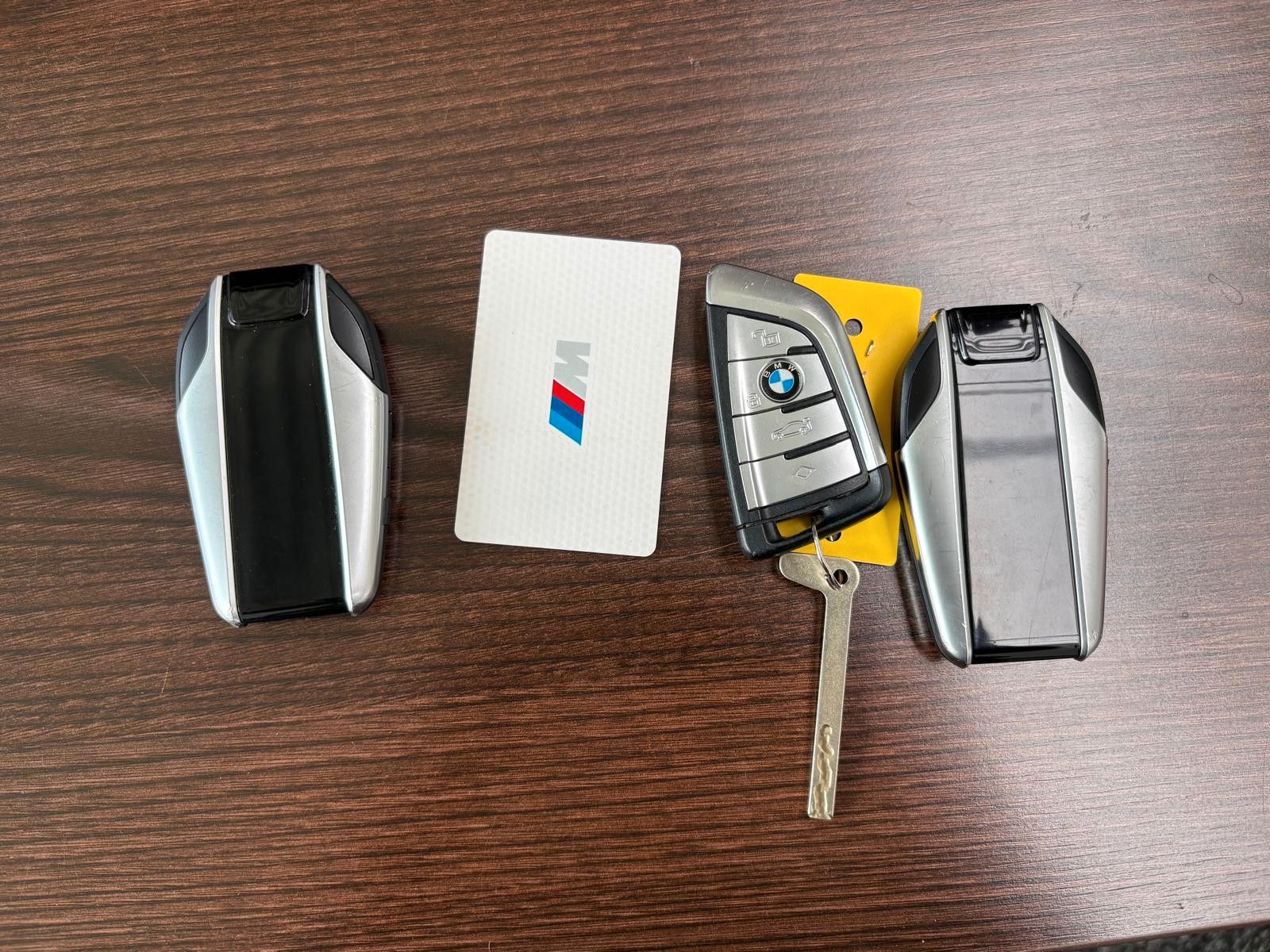 Fahrzeugabbildung BMW X5 xDrive 30 d M SPORT,LASER,SKY-L,AHK,HUD,H&K