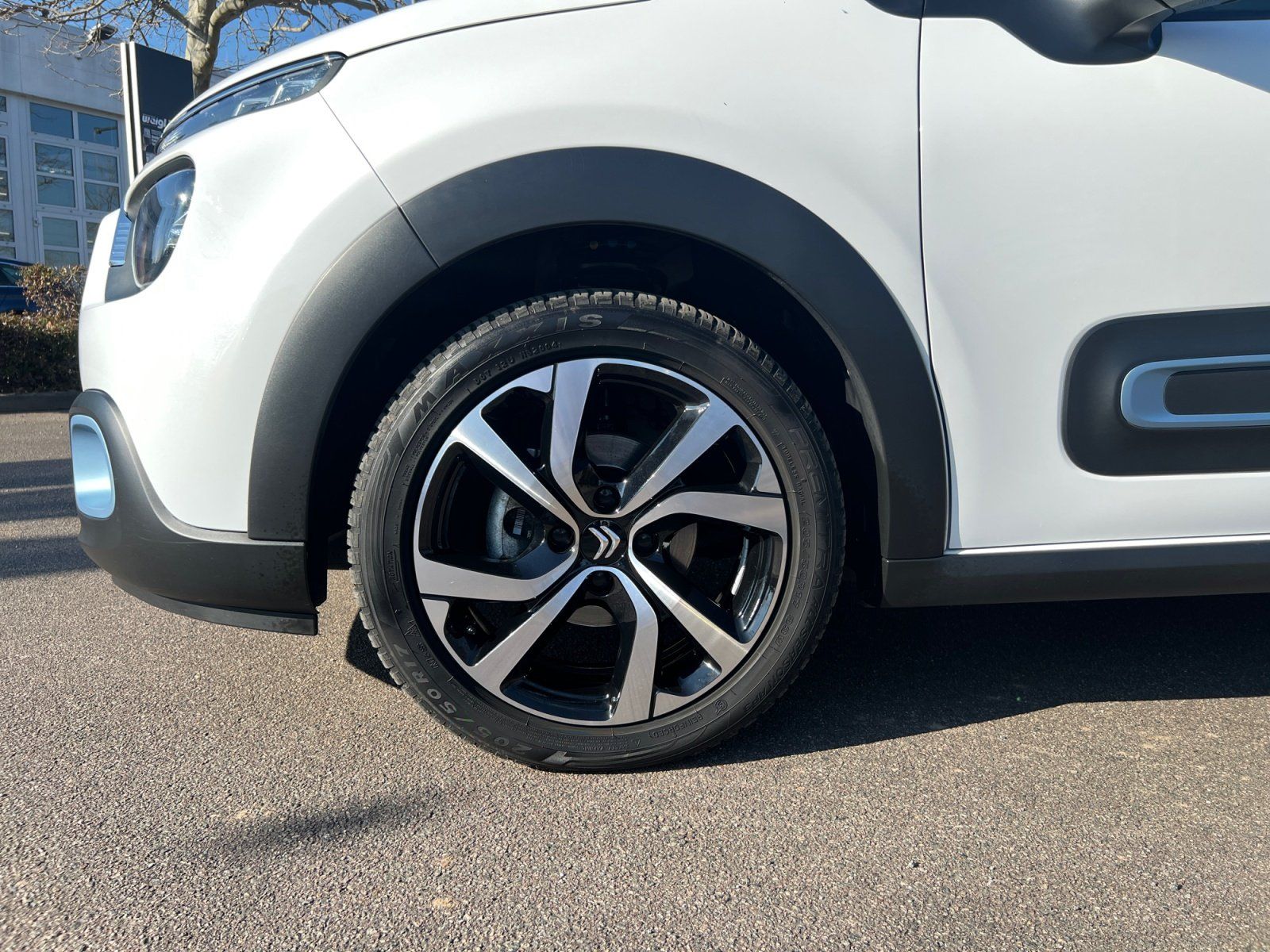 Fahrzeugabbildung Citroën C3 PureTech 110 EAT6 Elle Automatik Sitzheizung