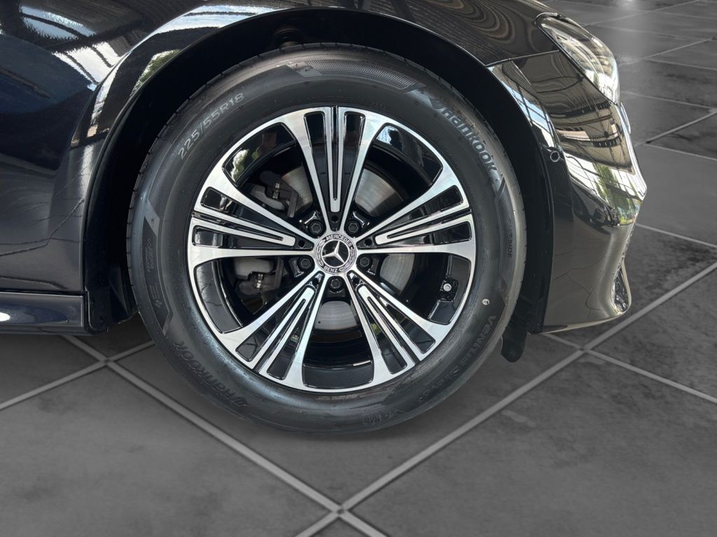 Mercedes-Benz E 220 d Avantgarde LED Panorama-SD Distronic foto 5