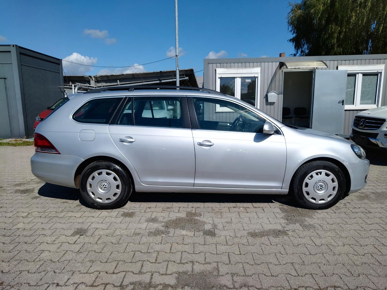 Volkswagen Golf 2011 — engine 1.598 cm³, 105 HP (77kW)