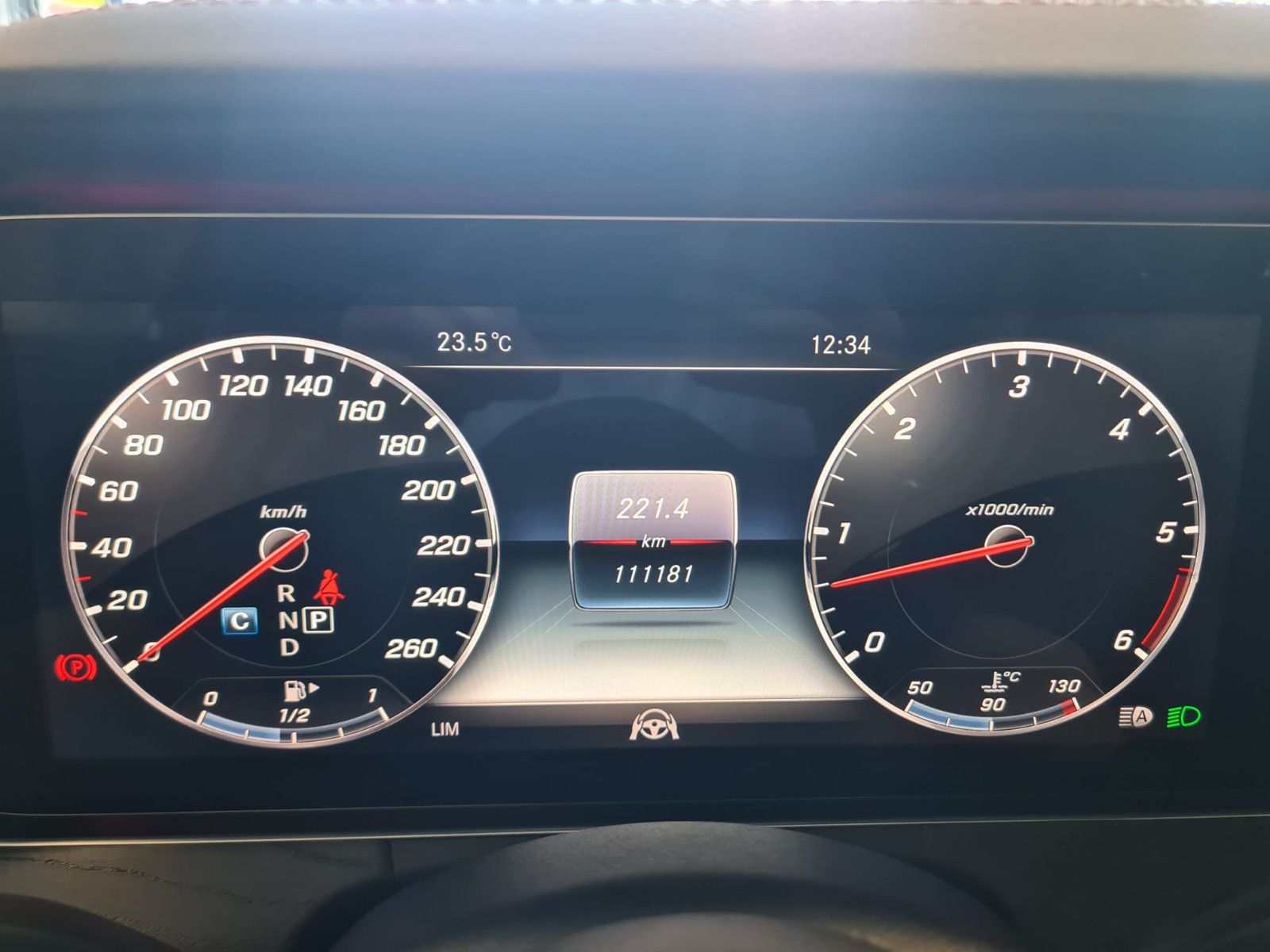 Fahrzeugabbildung Mercedes-Benz E 400 T-Modell 4Matic/ Multibeam / AHK / AMG