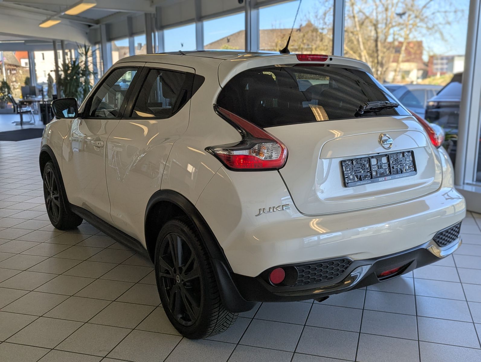 NISSAN Juke 1.6 Aut. Tekna BOSE Leder Kamera-360° EURO6 - Image 5