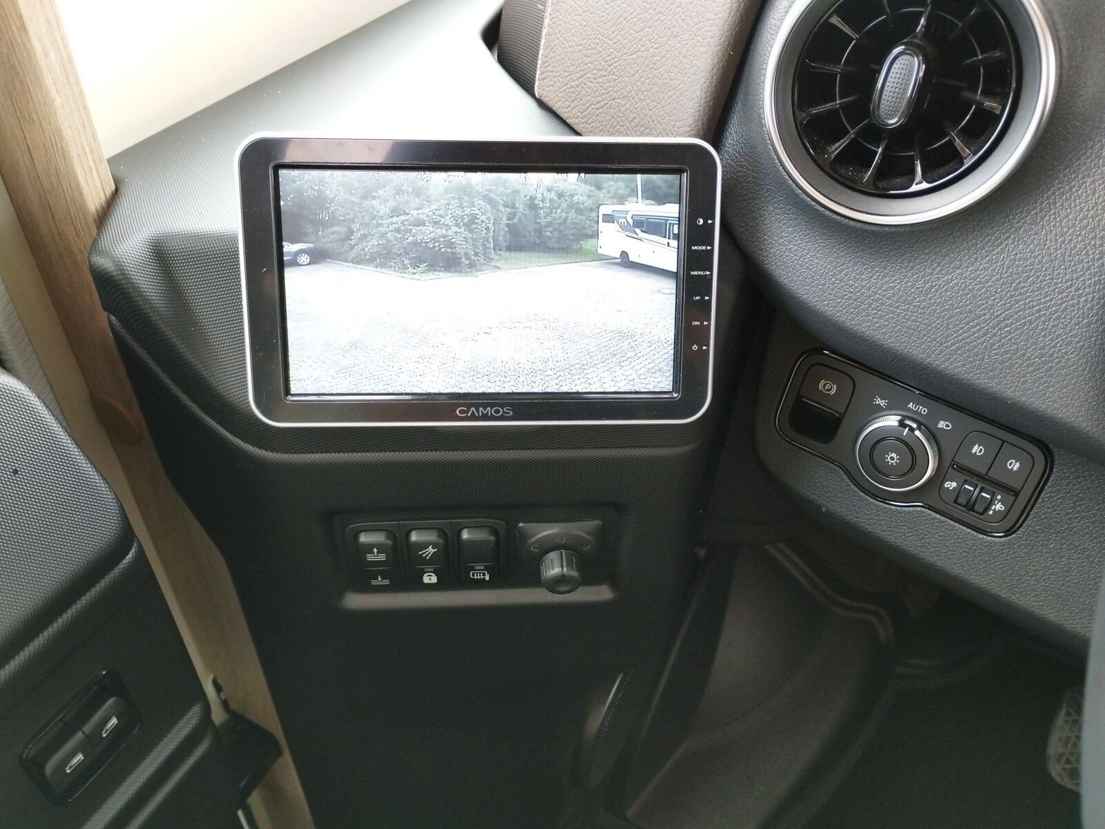 Fahrzeugabbildung Eura Mobil Integra Line GT IL 726 QF Mondial+, Mark.,170PS