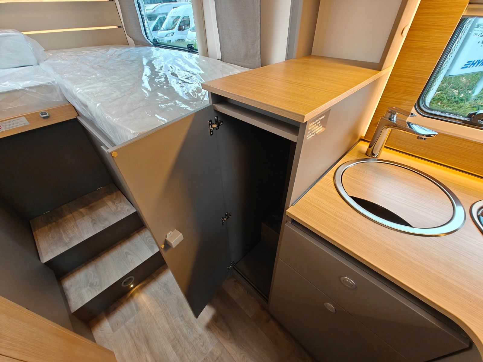 Fahrzeugabbildung LMC Tourer T 660 G -  663 70 Jahre, 140PS -