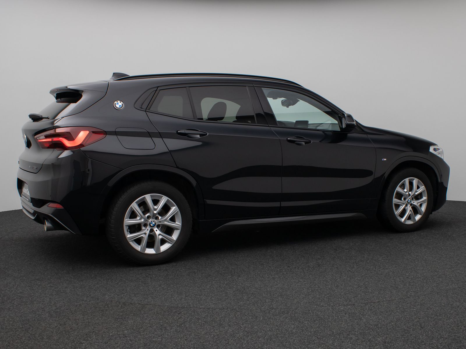 Fahrzeugabbildung BMW X2 sD20i M Sport HUD DAB HiFi Parkassist Komort