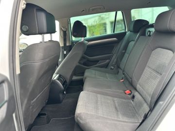 Volkswagen Passat Variant - 11