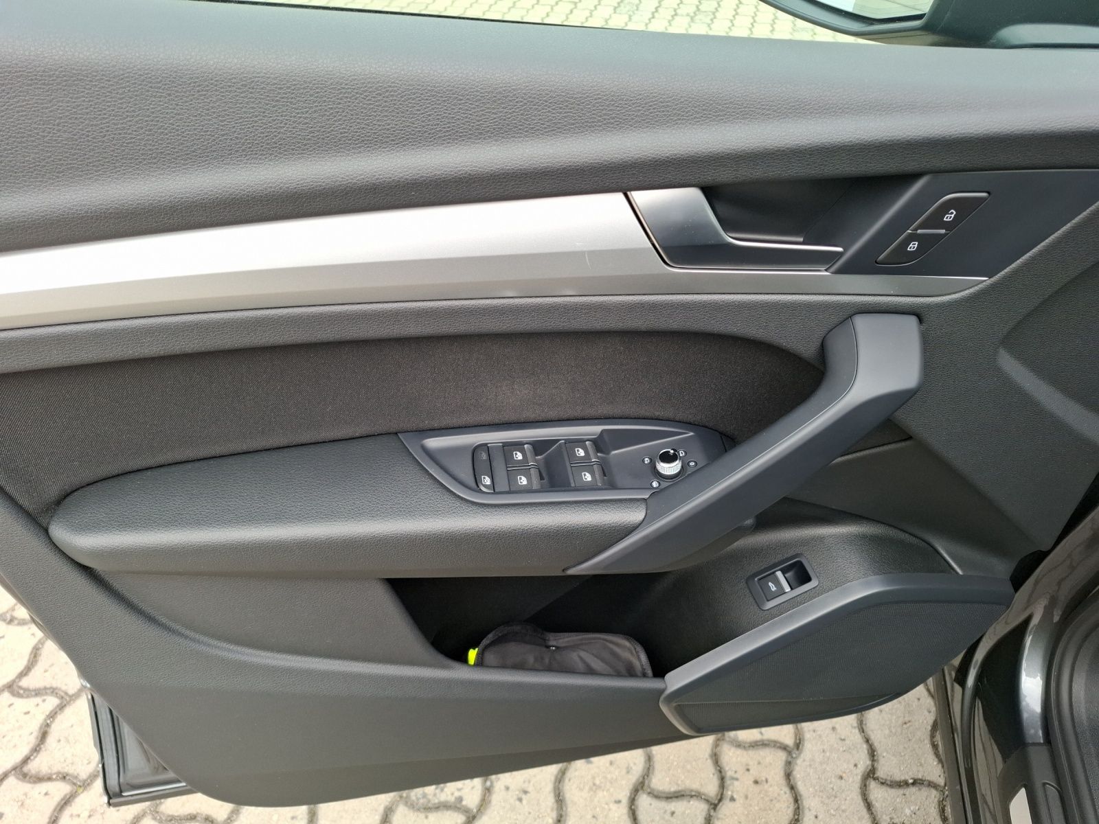 Fahrzeugabbildung Audi Q5 40 TDI Q S-line S-tronic LED AHK Navi GRA PDC