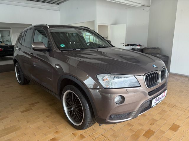 BMW X3 xDrive 20 d Scheckheft Xenon Klima AHK PDC