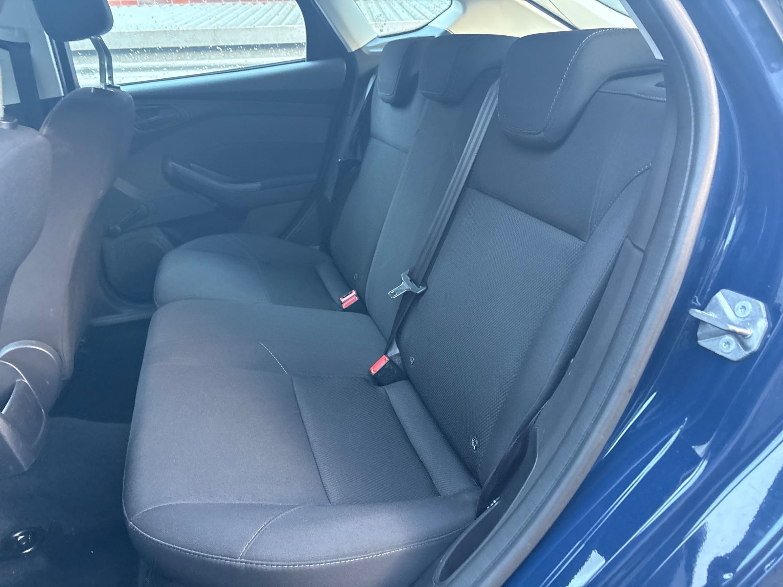 Fahrzeugabbildung Ford Focus Lim. Ambiente