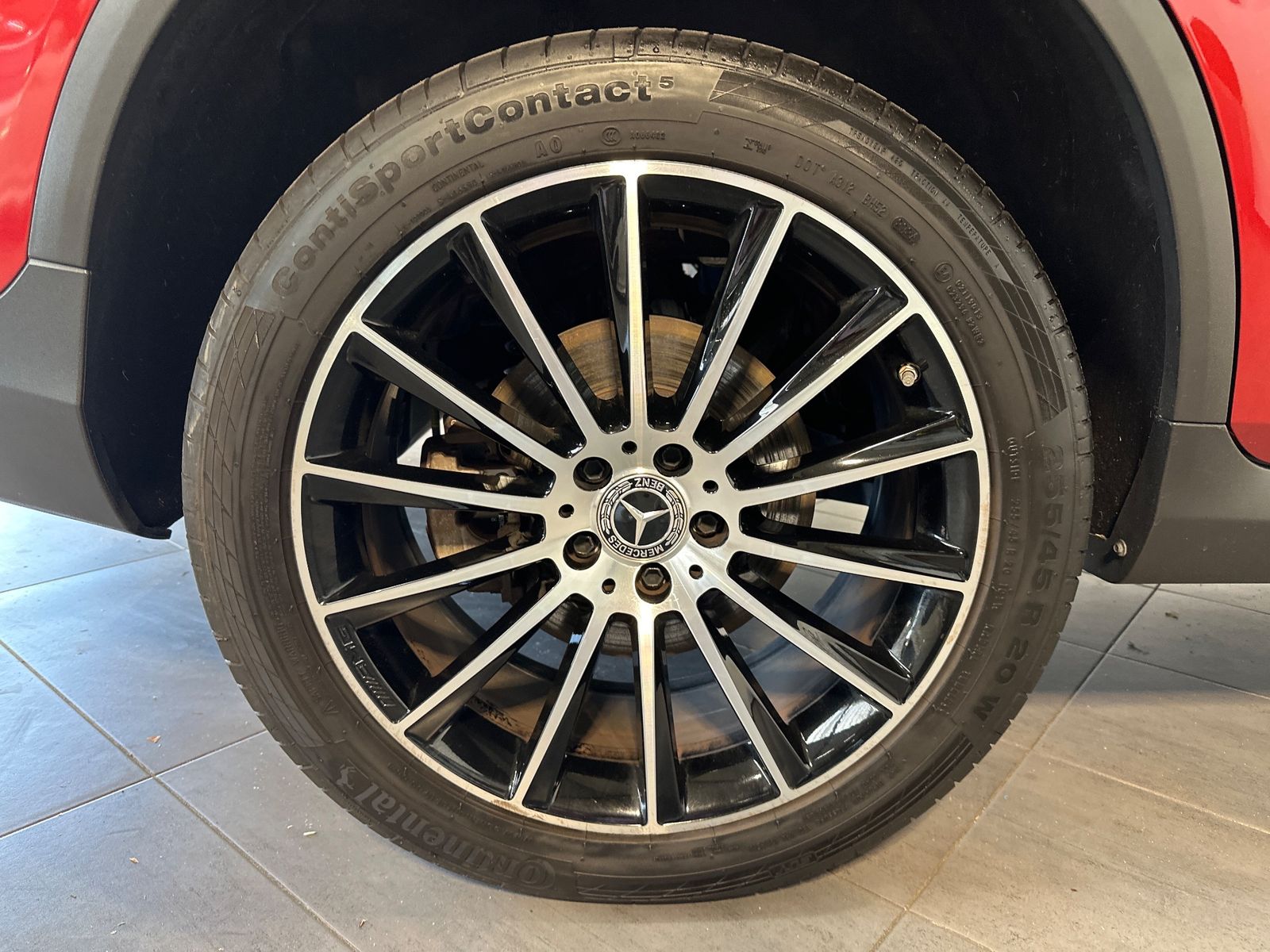 Fahrzeugabbildung Mercedes-Benz GLC 300de AMG-Line 4MATIC NAV+LED+AHK+KAM