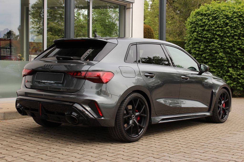 AUDI RS3 Sportback/RS DYNAMIK/ SONOS/ KOMFORT PRO AUDI RS3 Sportback/RS DYNAMIK/ SONOS/ KOMFORT PRO