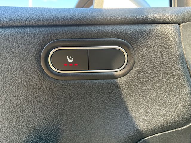 Fahrzeugabbildung Mercedes-Benz A 180 Limousine >NAV/LED/KAM/PDC/SHZ<