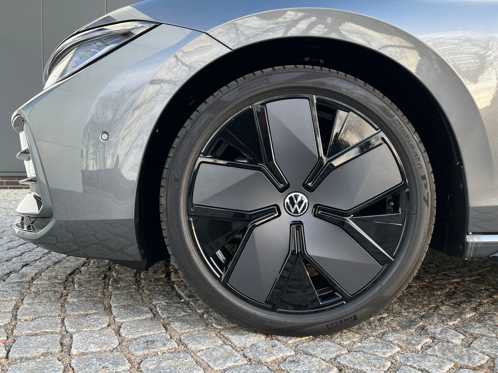 Fahrzeugabbildung Volkswagen Passat Variant R-Line 2.0 TDI DSG 4MOTION *AHK,