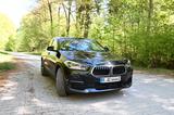 BMW X2 xDrive25e Advantage Garantie 10/28 - BMW X2 Advantage mit Hybrid-Antrieb (Benzin/Elektro)