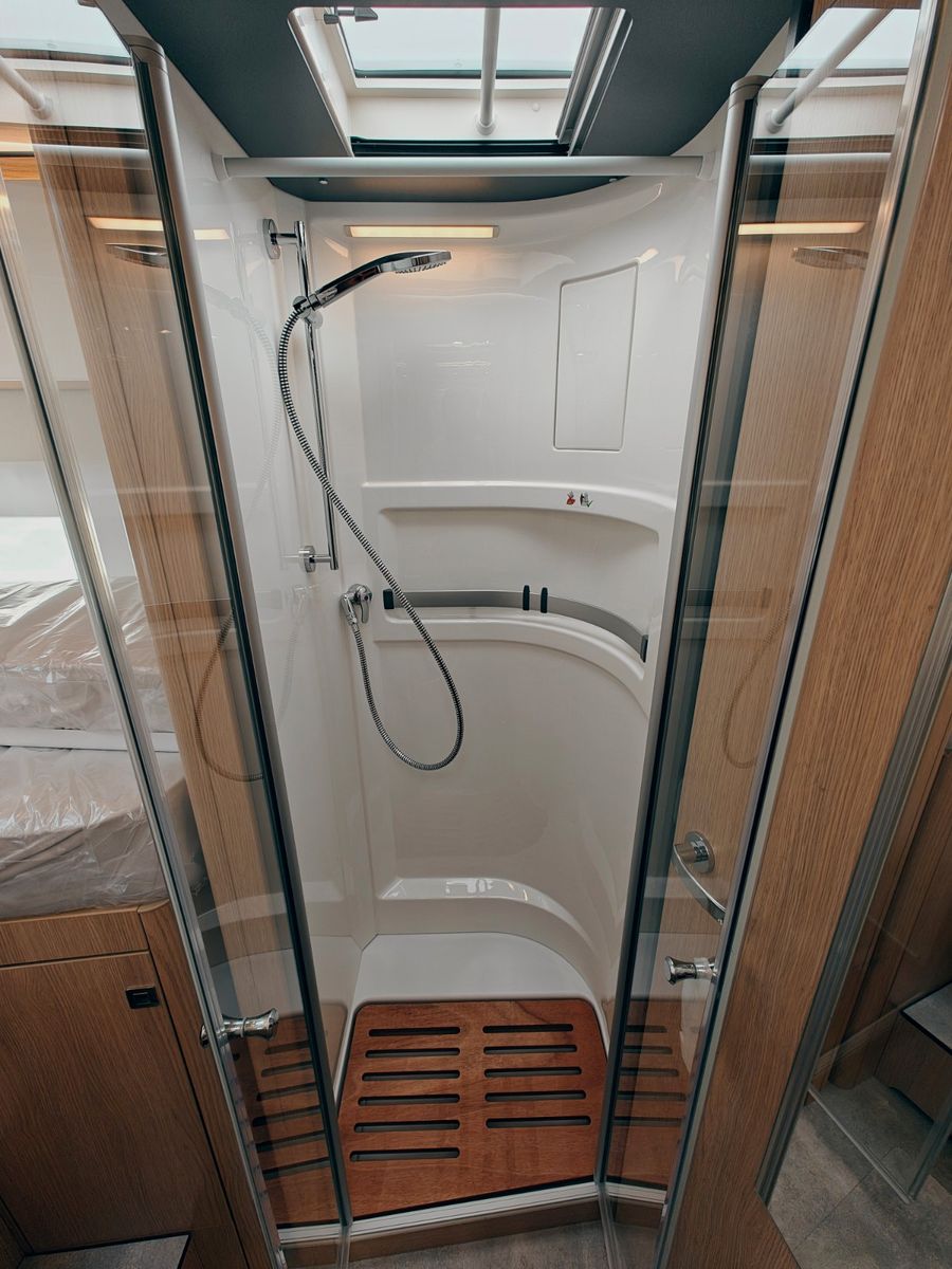 Fahrzeugabbildung HYMER / ERIBA / HYMERCAR B - KLASSE ML T 780 BLACKLINE