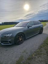Audi A4 2.0 TFSI S tronic quattro  - Audi A4 mit Benzin-Antrieb: Grau, Alcantara, mit Apple Carplay