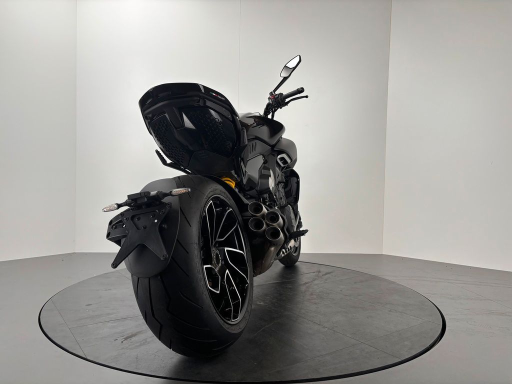 Fahrzeugabbildung Ducati DIAVEL V4 *1. HAND *TOP-ZUSTAND