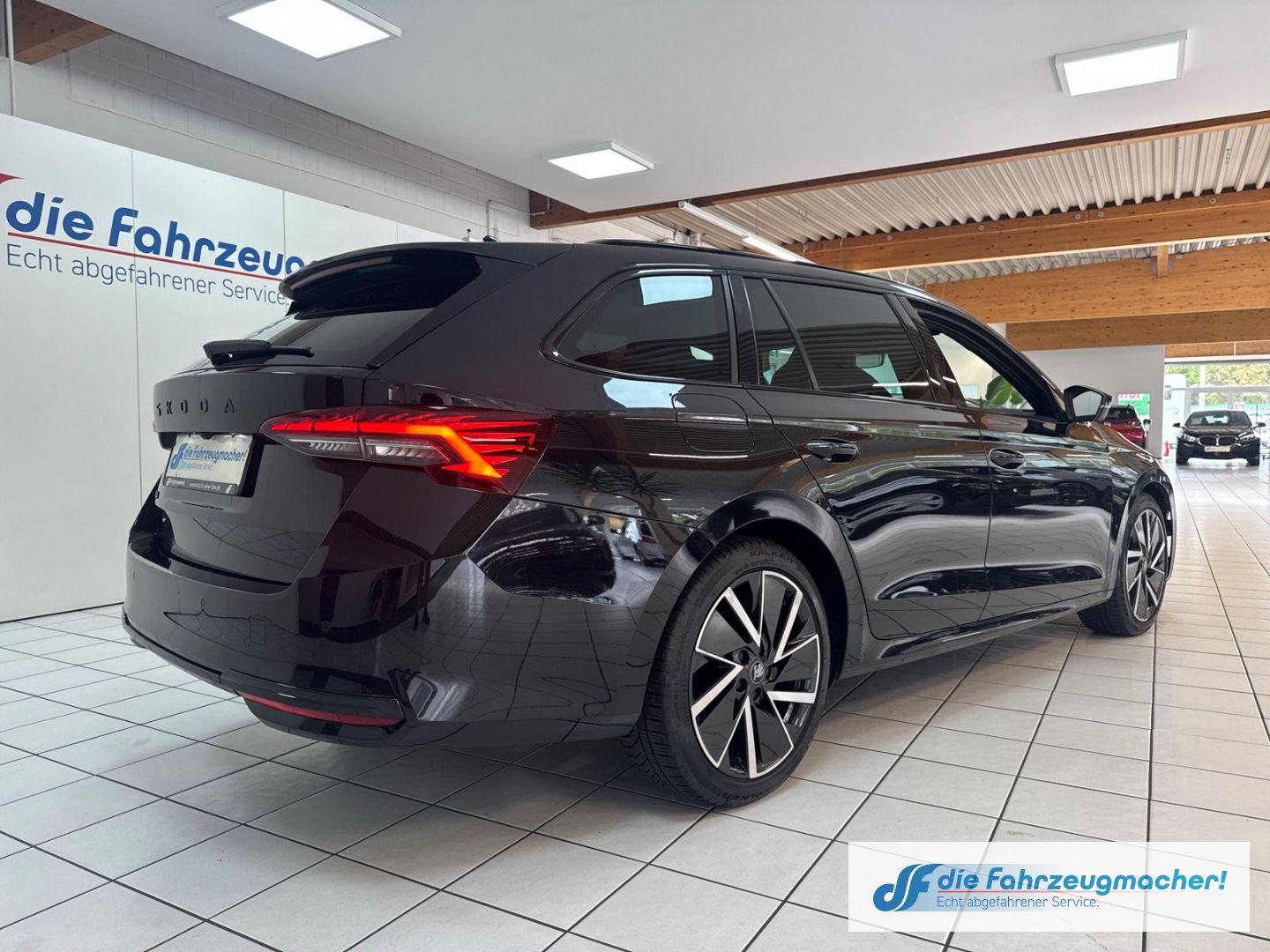 Fahrzeugabbildung SKODA Octavia Combi 2.0 TDI 110 kW Sportline Sportpake