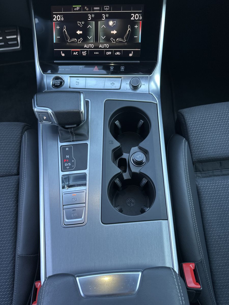 Fahrzeugabbildung Audi A6 Avant 55 TFSI e Qu S-Line Black NAV+MATRIX+VC