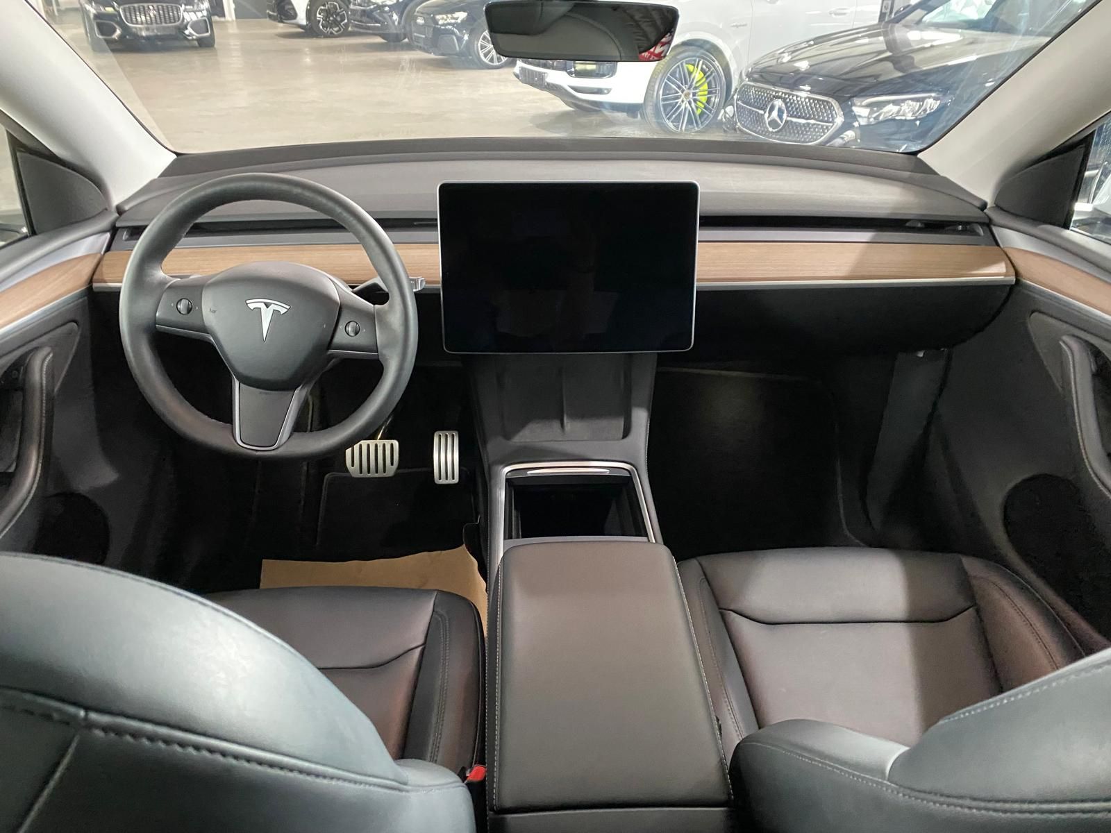 Fahrzeugabbildung Tesla Model Y Performance Long Range Dual AWD/AHK/