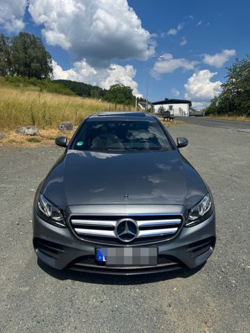 MERCEDES-BENZ E 220 d Autom.-AMG Line-Widescreen-Multibeam LED