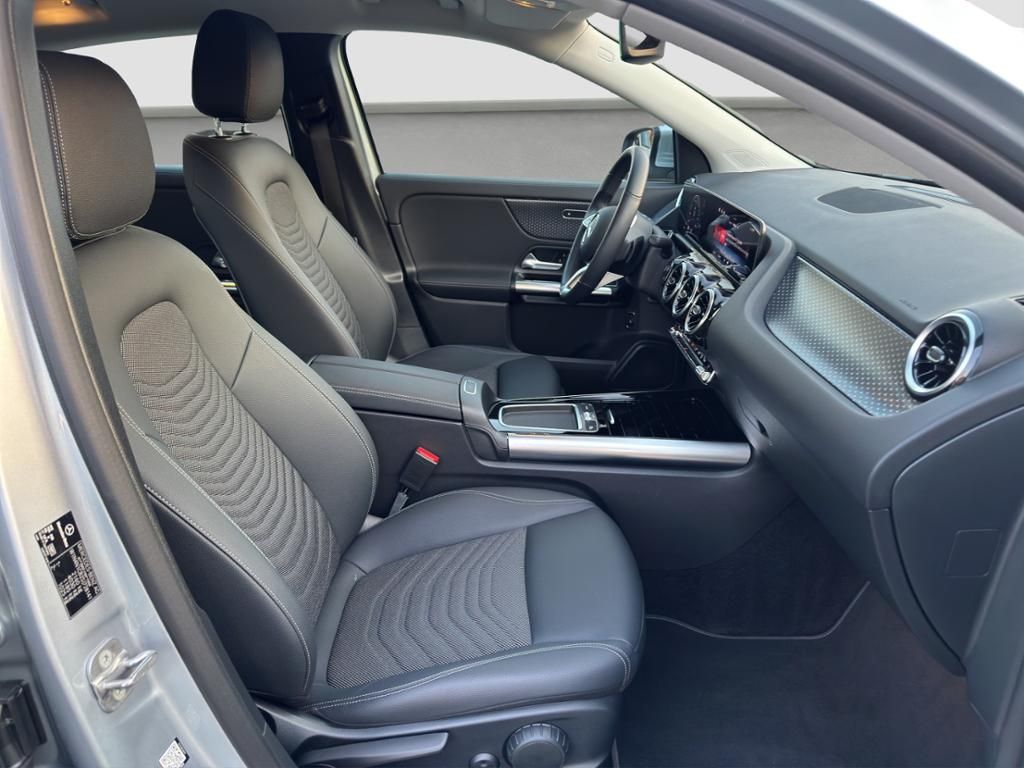 Fahrzeugabbildung Mercedes-Benz GLA 200 d LED*ParkAss*SpurH*AUT*el.Heck*PDC*AHK