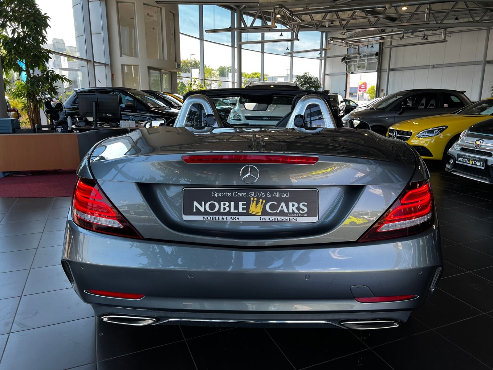 Fahrzeugabbildung Mercedes-Benz SLC 300 AMG H/K LED NAVI
