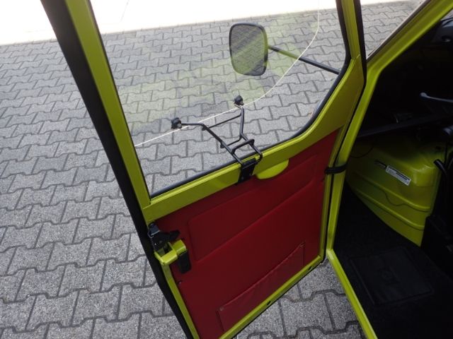 Fahrzeugabbildung Piaggio Ape 50 Kasten Fenster Heckklappe Unterbodenschut
