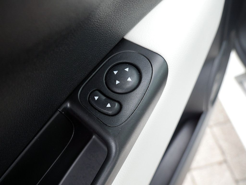 Fahrzeugabbildung Fiat 500 1.0 DolceVita KLIMAAUTOMATIK NAVI
