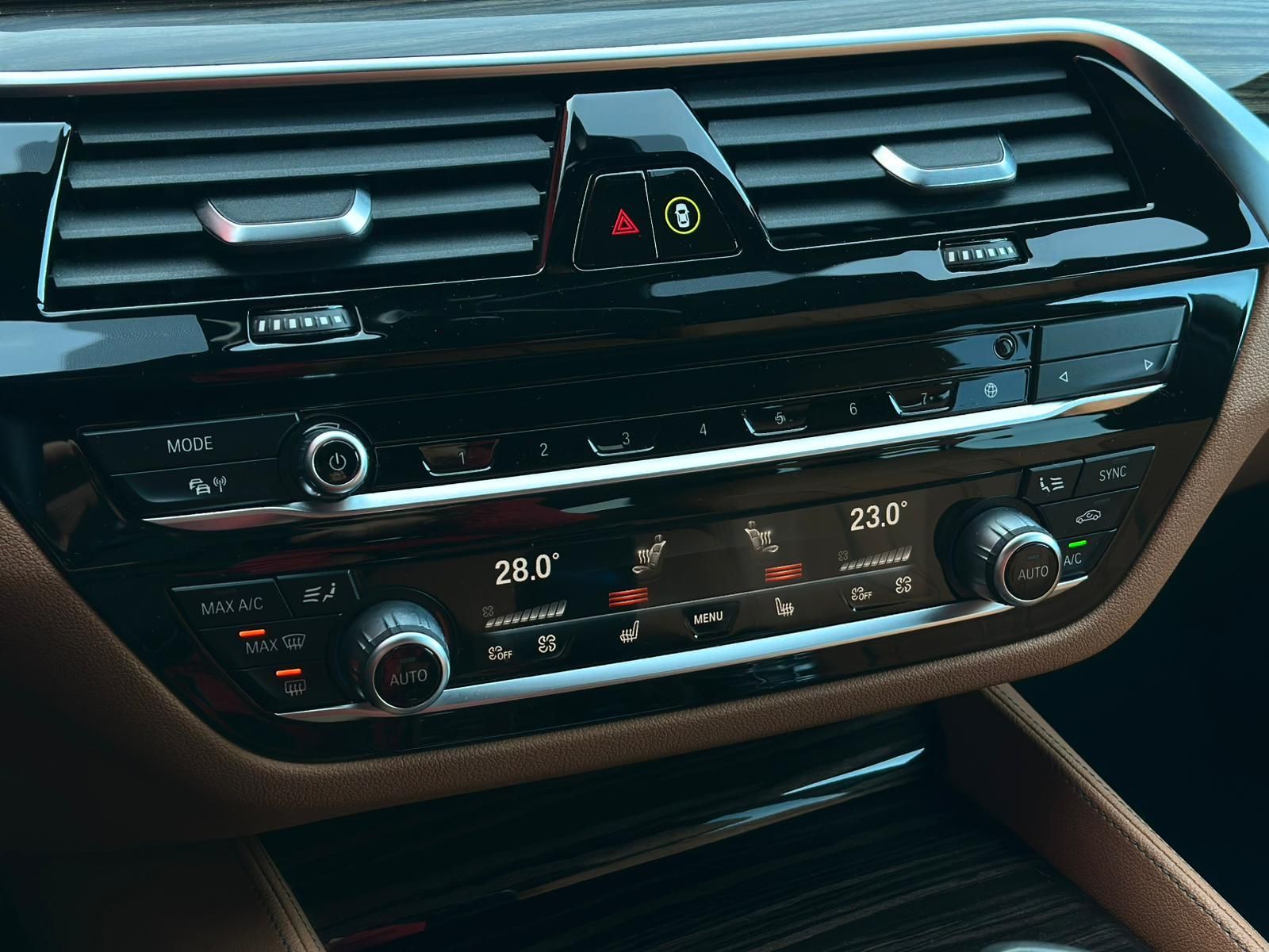 BMW 540i xD M SPORT SHADOW* LASER#SHZ#SH#LH#KEYLESS - Image 15