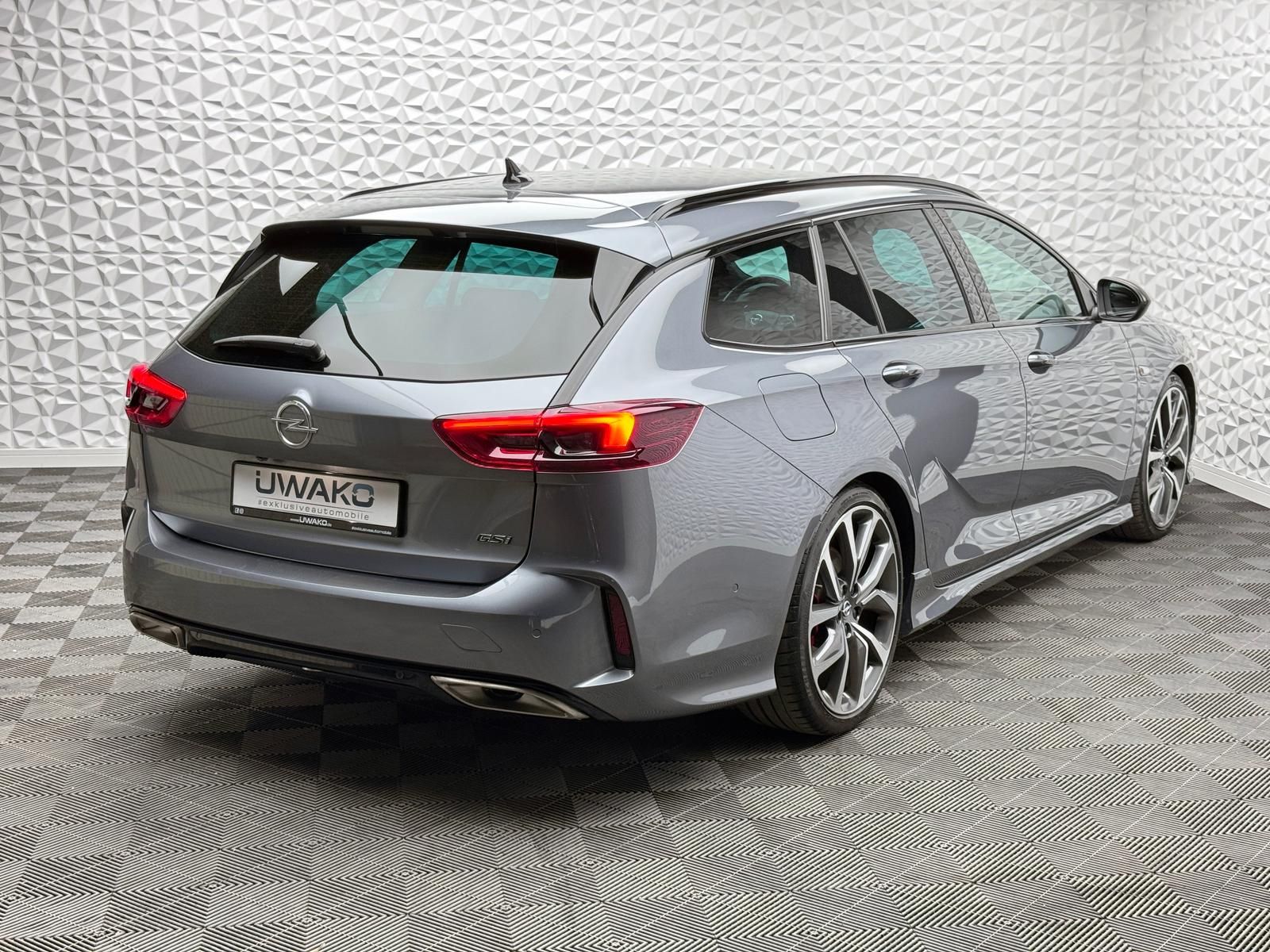 Fahrzeugabbildung Opel 2.0 TURBO GSI 4x4 OPC/ACC/BOSE/KEYL/HUD/MASSAGE