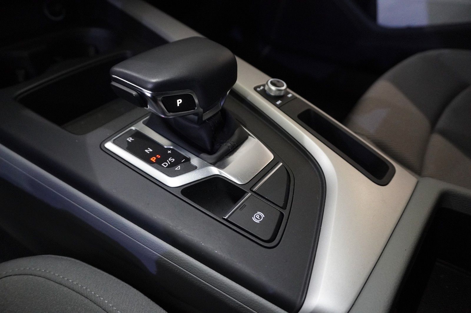 Fahrzeugabbildung Audi A5 Sportback 35 TDI S-TRONIC NAVI/LED/SHZ/DAB+