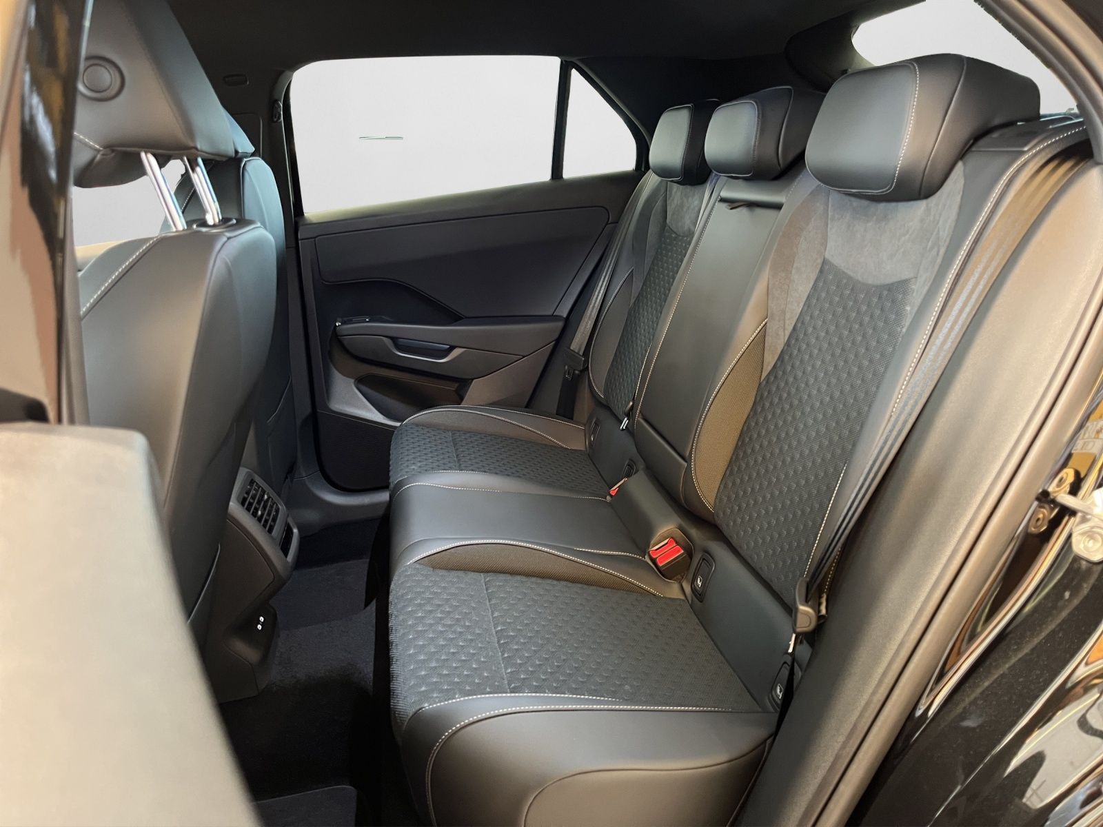 Volkswagen T-Roc - Bild 15