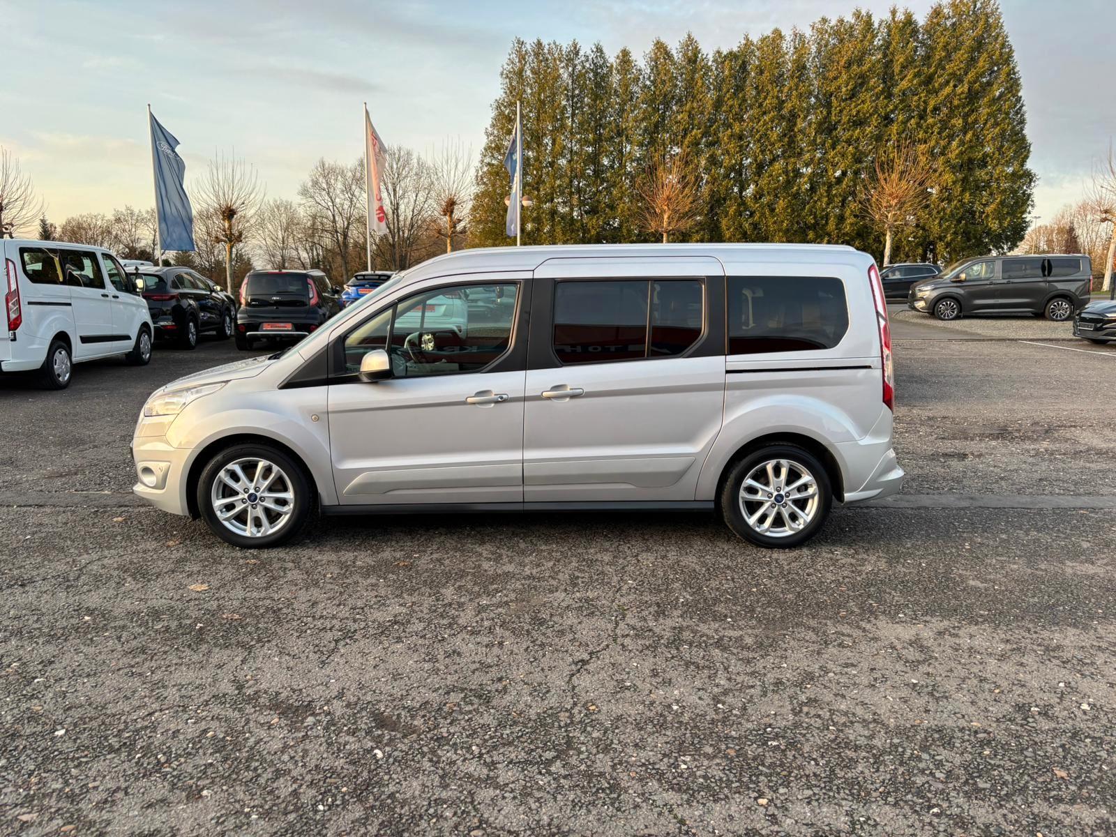 Ford Grand Tourneo 1.5 TDCI Connect Titanium