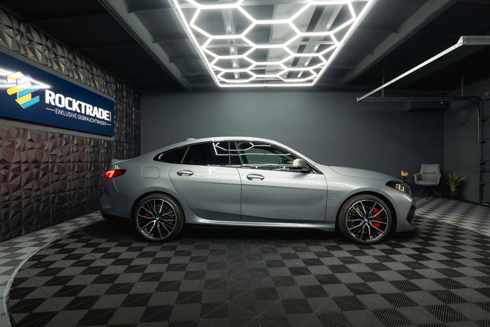 Fahrzeugabbildung BMW M235i xDrive M-Sport Pro Performance Shadow LED