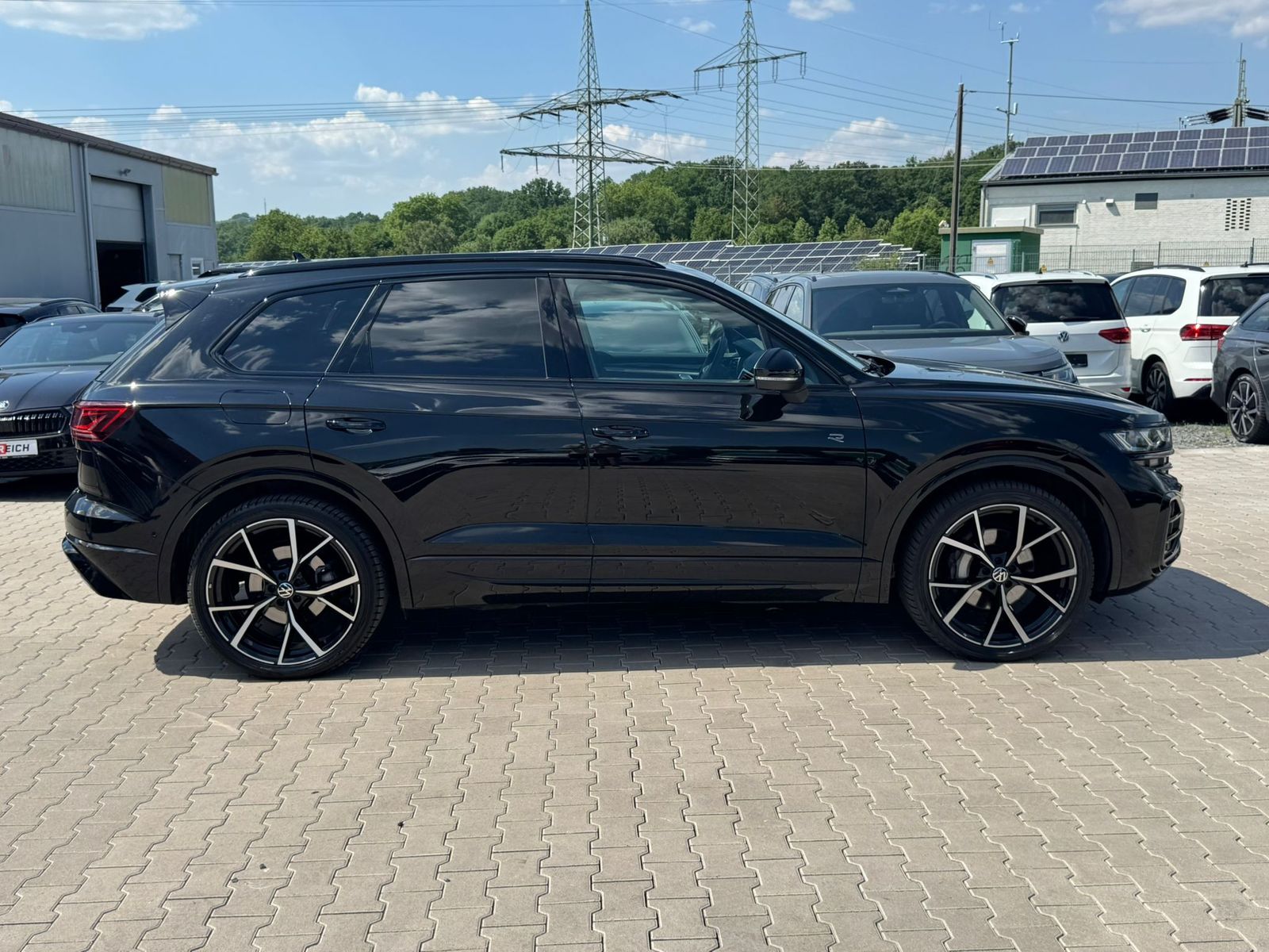 Fahrzeugabbildung Volkswagen Touareg 3.0TDI 4M R-Line VOLL Black 22" UPE 114T