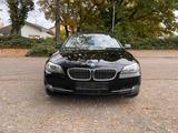 BMW Auto Bmw 525d 2011 - BMW 525 mit Diesel-Antrieb: Kombi, 2.5