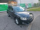 Volkswagen Tiguan Life BMT 4Motion*Navi*SHZ*AHK 8Fachbereif - Volkswagen Tiguan: Schwarz