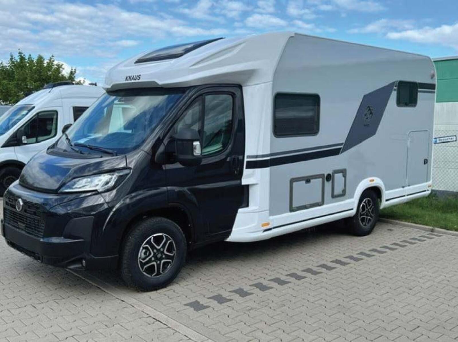 Knaus L!VE WAVE BLACK SELECTION 650 MEG 
