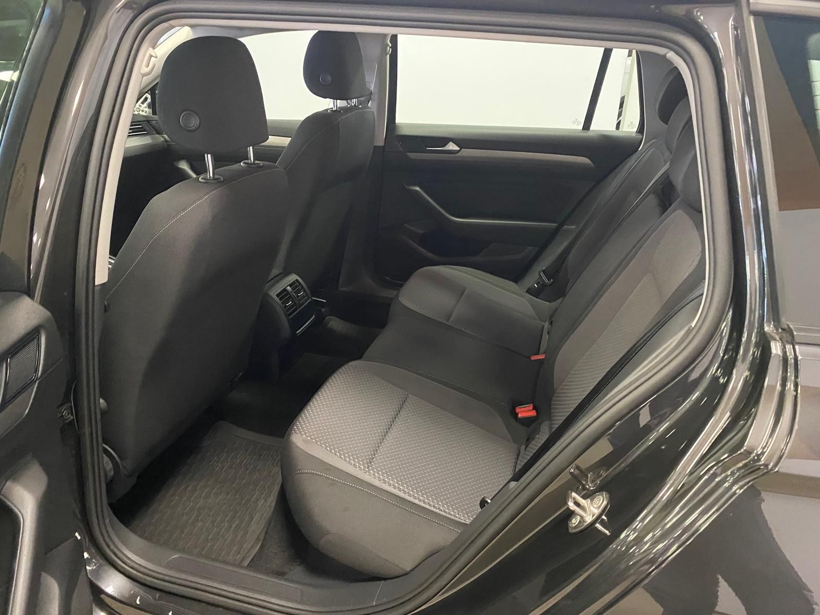 Fahrzeugabbildung Volkswagen Passat Variant 1.5 TSI DSG+APP+NAVI+SHZ+ALLWETT+