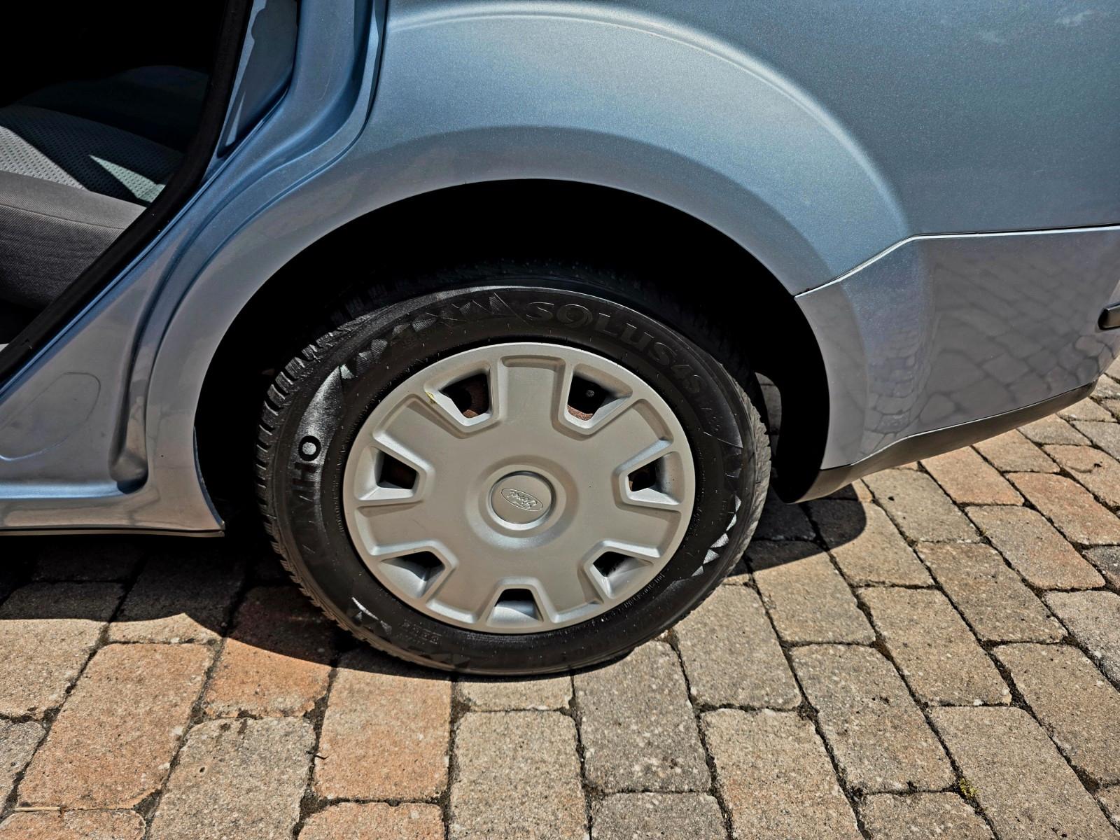 Ford Focus 2006 — photo 34