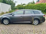 Toyota Avensis Combi 2.0 D-4D RFK AHK Standheiz Tüv neu - Toyota Avensis mit Diesel-Antrieb: Kombi