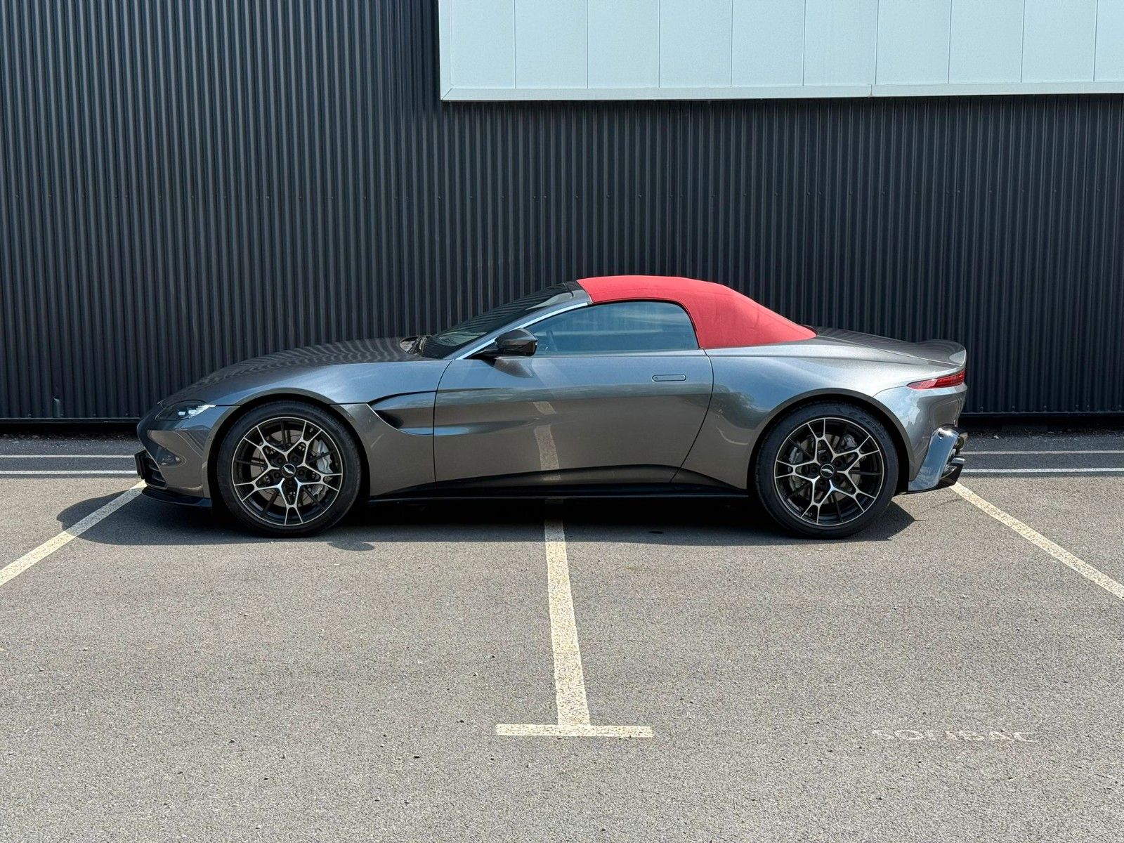 Aston Martin V8 Vantage 4.0 V8 Roadster imagem 3