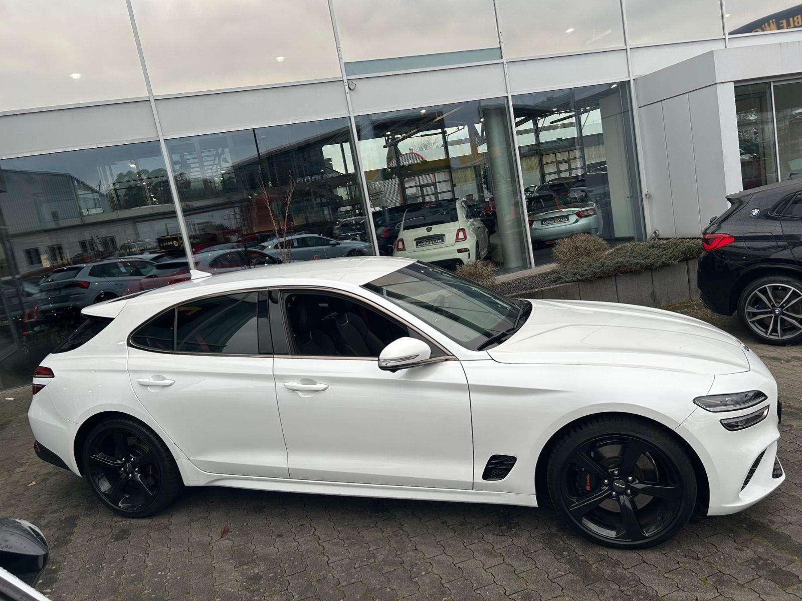 Fahrzeugabbildung Genesis G70  Shooting Brake2.2D AWD Sport Head Up D.